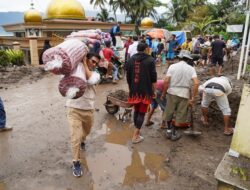Paska Bencana Cuaca Ekstrem di Sumbar, Ratusan Volunteer PLN Bantu Masyarakat