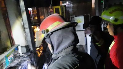 Kafe di Bandar Purus Padang Terbakar
