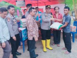 Kapolres Sijunjung Serahan Bantuan untuk Korban Kebakaran di Pasar Timpeh 5