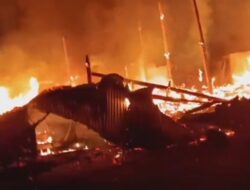 Pasar Kurnia Timpeh Sijunjung Terbakar, 13 Ruko Hangus
