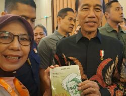 Buku Inyiak Canduang Sampai ke Tangan Jokowi