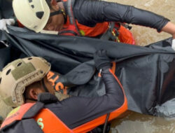 Sopir L300 yang Jatuh di Sungai Palo Agam Ditemukan Tewas