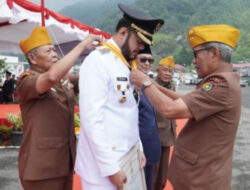 Wako Fadly Amran Terima Penghargaan Bintang Legiun Veteran
