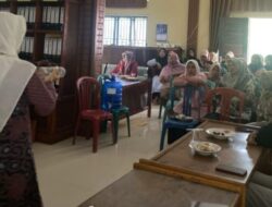 Kader Dasawisma Silago Dikenalkan  Perangkap Lalat 