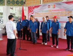 Pengurus PWI dan IKWI Kota Solok Dilantik, Zul Fahmi Nazar Terima Bendera Pataka