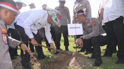 Genius Umar Lakukan Aksi Penanaman Pohon Serentak