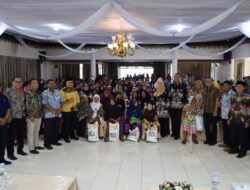 Keluarga Penerima Manfaat Pariaman Terima Bantuan Beras