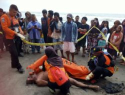 Nelayan di Padang Pariaman Ditemukan Tak Bernyawa di Pinggir Pantai