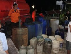 Warga Batang Arau Dapat Bantuan Air Bersih dari BPBD
