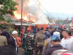 Api Bakar Warung dan Rumah di Pasar Kuliner Padang Panjang