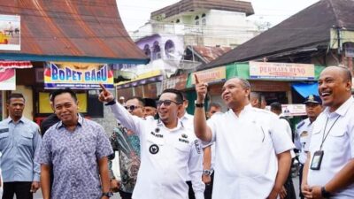 Wamenaker Kunjungi Pasar Serikat C Batusangkar