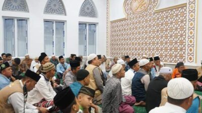 Eka Putra bersama Wagub Riau Subuh Berjamaah di Masjid Al Furqon Simpuruik