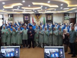Suwirpen Suib Edukasi Ratusan Siswa SMPN 6 Padang Soal Politik dan Berdemokrasi 