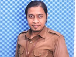 Charlie Ch. Legi Juara Favorit Lomba ASN Menulis Pemko Padang