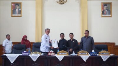 DPRD Pariaman Gelar Rapat Paripurna Pandangan Fraksi terhadap RAPBD 2024
