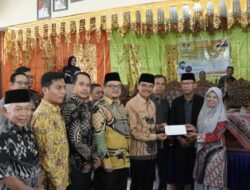 Bupati Safaruddin Bersama BAZNAS Limapuluh Kota Distribusikan Beasiswa Pendidikan di Empat Kecamatan