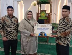 Cara Perguruan Islam Juara Memuliakan Guru, dari Hadiah Umrah Hingga Sepeda Motor