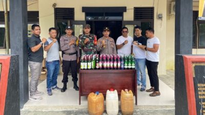 Jelang Tutup Tahun, Polsek Kinali Amankan Puluhan Liter Tuak