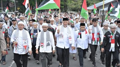 Gubernur Bersama Warga Sumbar Longmarch untuk Pertegas Dukungan pada Palestina