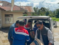 Datangi Korban Banjir 50 Kota, Satgas Nataru Pertamina Kucurkan Sembako