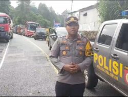 Longsor di Jalan Bukittinggi-Medan