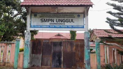 Adik Penjabat Gubernur Kaltim Segel SMP Unggul Dharmasraya
