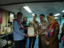 Tinjau Panen Ikan Kerapu 20 Ton di Pessel, Gubernur Mahyeldi Berharap Makin Banyak Kelompok Pembudidaya di Sumbar untuk Penuhi Kebutuhan Pasar Dunia