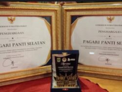 Wali Nagari dan Pagari Panti Selatan Mendapat Penghargaan