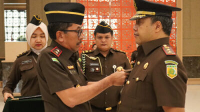 Kepala Kejaksaan Tinggi Riau Lantik Mochammad Eko Joko Purnomo Sebagai Kajari Siak