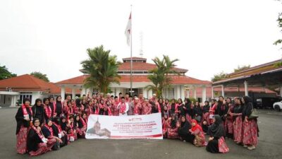 48 Jamaah Umrah AET Travel Internasional Berangkat dari Gedung Indo Jolito