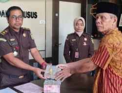 Kejari Pasaman Terima Titipan Pengembalian Kerugian Keuangan Negara Rp125 Juta
