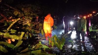Longsor di Bukik Apik Matur, Akses Jalan Sempat Terputus
