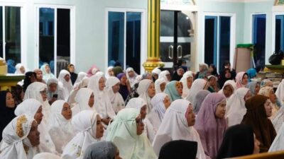 Jamaah Masjid Darul Fallah Jorong Pincuran Gadang Ikuti Tabligh Akbar