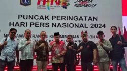 Tujuh Wartawan Yang Hadiri HPN Jakarta, Bertemu Dengan Bupati AWR Di Lokasi Acara.
