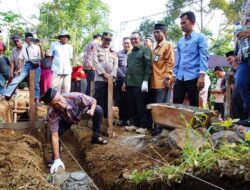 Bantuan RTLH Baznas Tanah Datar Diserahkan pada Badrijon di Nagari Labuah