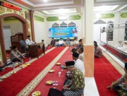 Shalat Subuh di Mushalla Baitul Arifin Arai Pinang, Eka Putra Ajak Generasi Muda Ramaikan Rumah Ibadah