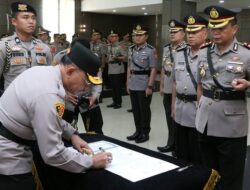 Kapolda Sumbar Pimpin Sertijab Dua PJU dan Tiga Kapolres