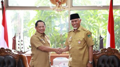 Mendagri Tito Karnavian  jadi Inspektur Gelar Pasukan Satpol PP dan Satlinmas se-Indonesia di Sumbar