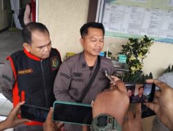 Selain Dokumen, Penyidik Juga Mengamankan Seragam dan Sepatu Yang Tak Lagi Lengkap