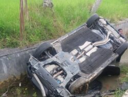 Bupati Padang Pariaman Kecelakaan, Mobil Masuk Bandar