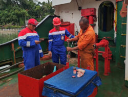 Penuhi Kebutuhan Energi Pasca Banjir Pesisir Selatan Sumbar, Pertamina Terapkan Distribusi Energi Non Reguler