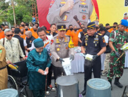 Polda Riau Musnahkan Barang Bukti Narkoba dan Miras Jelang Ramadhan