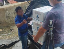 Peduli Korban Banjir, Perumda AM Kota Padang Salurkan Bantuan Air Kemasan