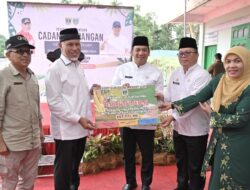 Gubernur Salurkan 157 Ton Beras Cadangan Pangan untuk Korban Terdampak Erupsi Marapi 
