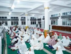 Jemaah Istimewa Shalat Subuh di Masjid Syura Nagari Tabek