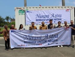 Nurani Astra Serahkan Bantuan untuk Korban Banjir dan Longsor di Sumbar