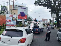 Parkir di Depan Basko, Kendaraan Diderek Petugas