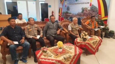Pemkab Pessel Bahas Relokasi Korban Bencana dengan BNPB