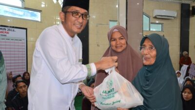 Program Ramadan Berbagi Sentuh Masyarakat Kecamatan Pauh, Pemko Padang Salurkan 570 Paket Kebutuhan Pokok