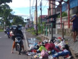 Di Tabing, Halte Jadi Tempat Pembuangan Sampah Rumah Tangga Warga